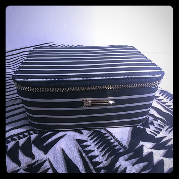 Stella & Dot Handbags - Stella & Dot Case & Union Square Tribal